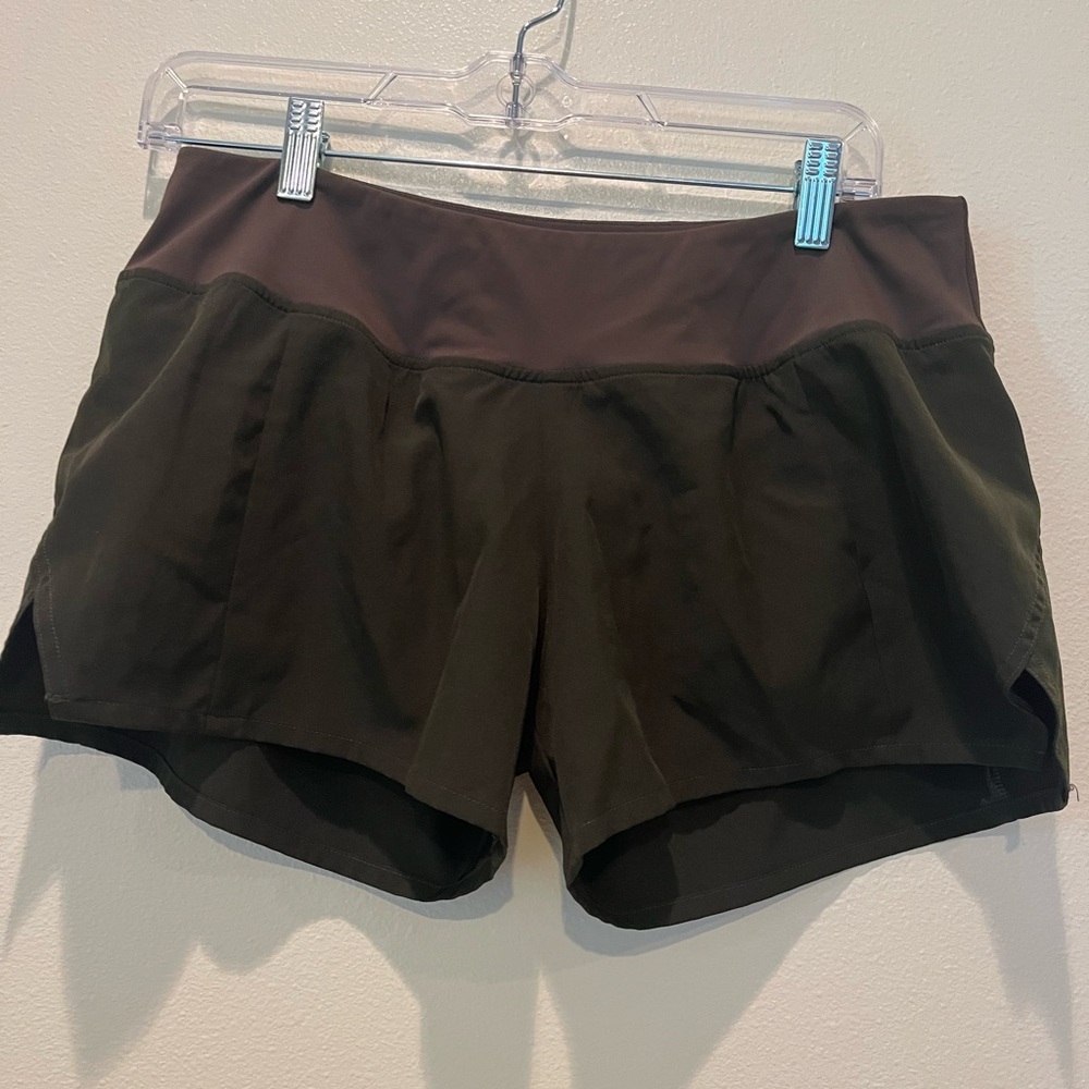 Athletic Green Shorts with Stretchy Waistband and Lightweight Design